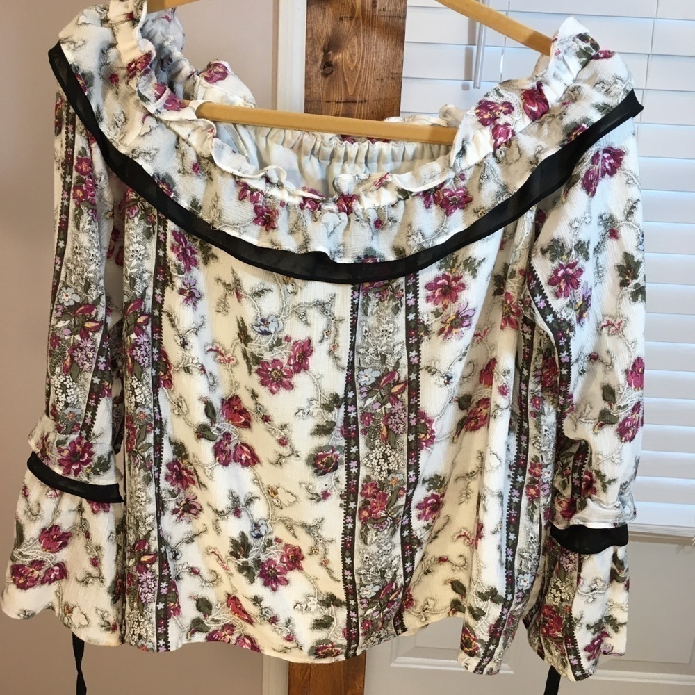 Club Monaco White Boho Floral Ruffle Off The Shoulder Top Blouse Size 10 Lined